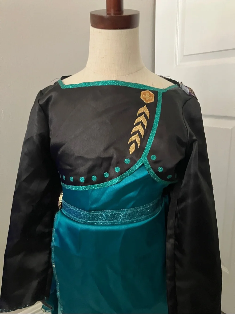 DISNEY Girls Frozen 2 Queen Anna Dress Up Costume | 4-6X